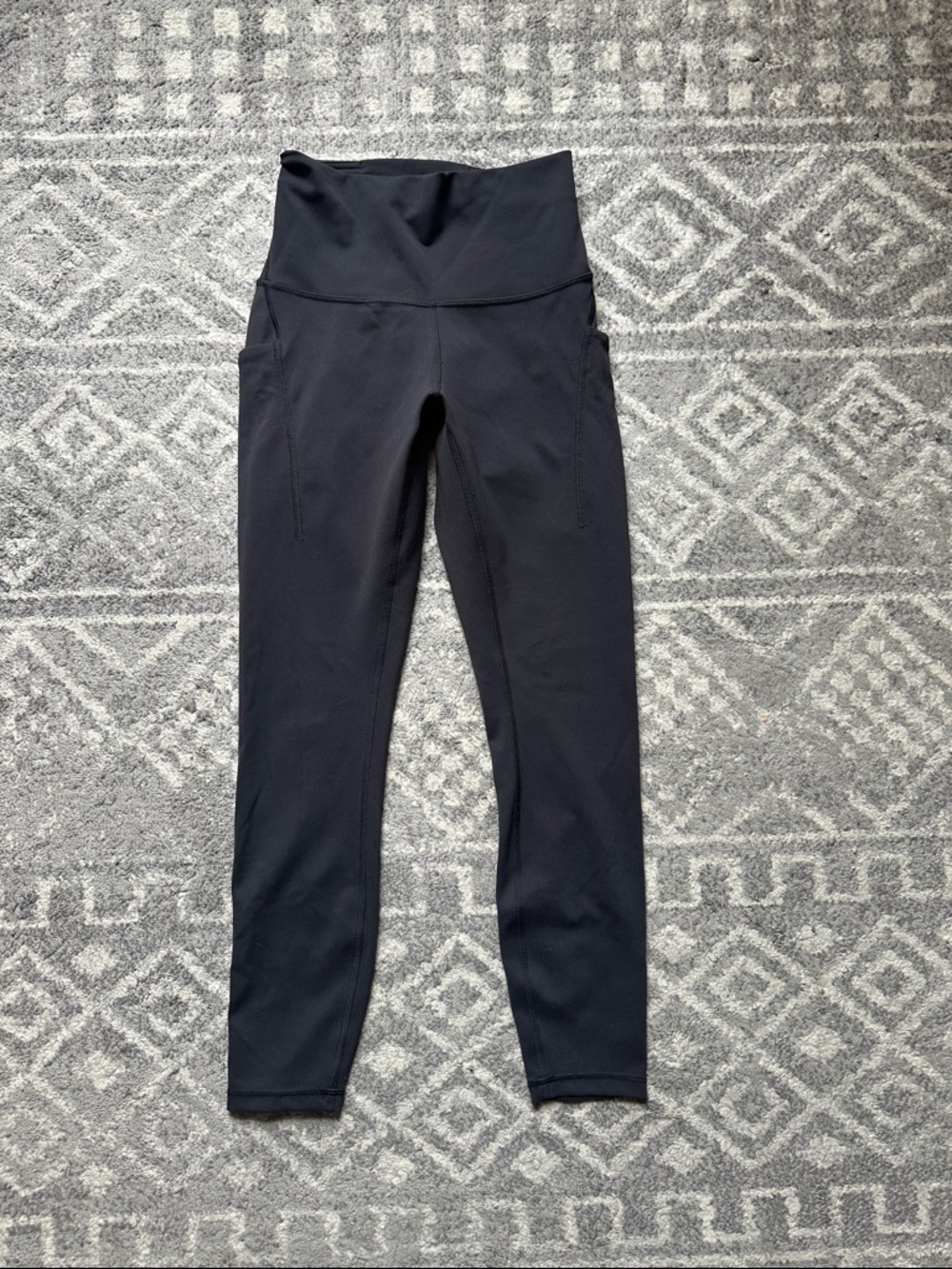 Lululemon leggings size 4